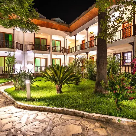 منتجع Hotel Ekincik إيكنجيك