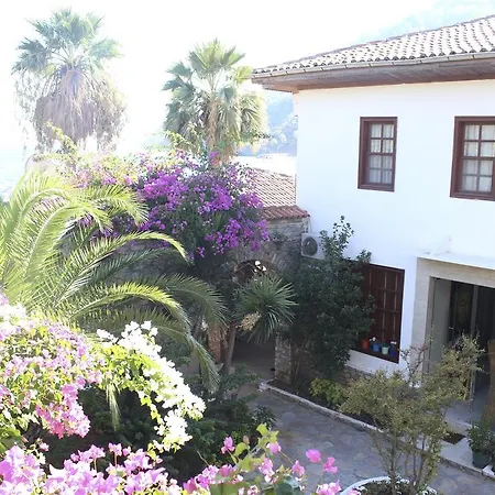 Hotel Ekincik منتجع 2*