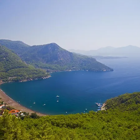 منتجع Hotel Ekincik 2*