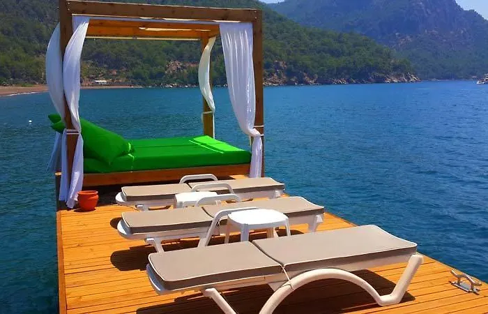 Hotel Ekincik Rezort 2*