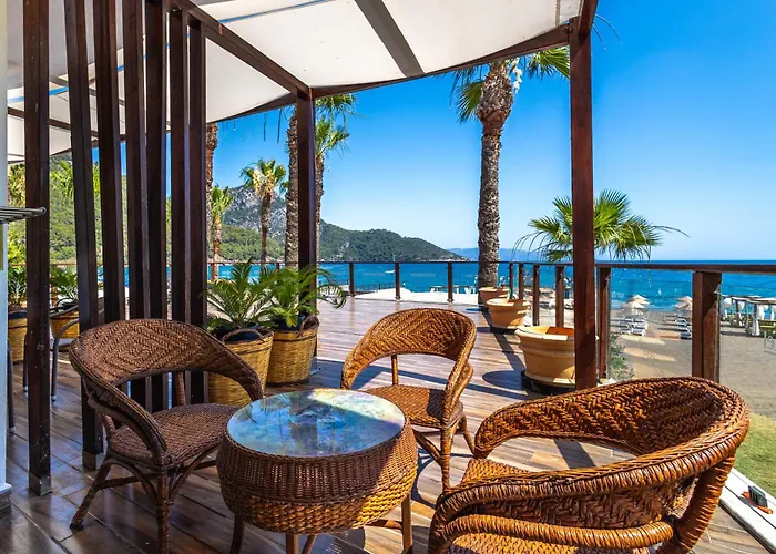 Hotel Ekincik Rezort 2*